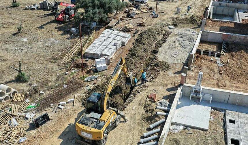 Kuşadası’nda altyapı yatırımları devam ediyor