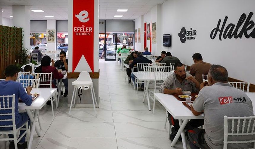 Efeler’in halk sofraları misafirlerini ağırlıyor