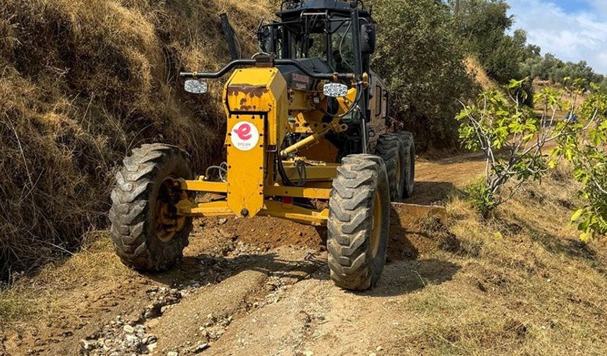 Efeler'de sağanak yağışın kapattığı mahalle yolları yeniden açıldı