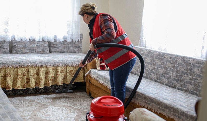 Efeler'de sosyal destekler binlerce vatandaşa ücretsiz ulaşıyor
