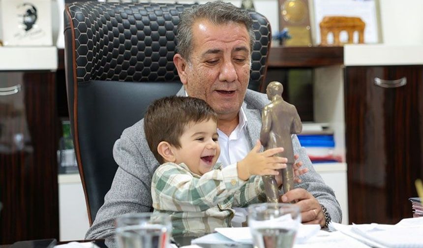 Başkan Yetişkin, sağlığına kavuşan minik Teoman'ı ağırladı