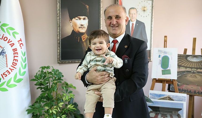 Başkan Kaya, minik Teoman ile buluştu
