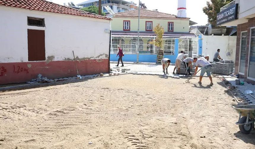 İncirliova'da yol çalışmaları hız kesmeden sürüyor