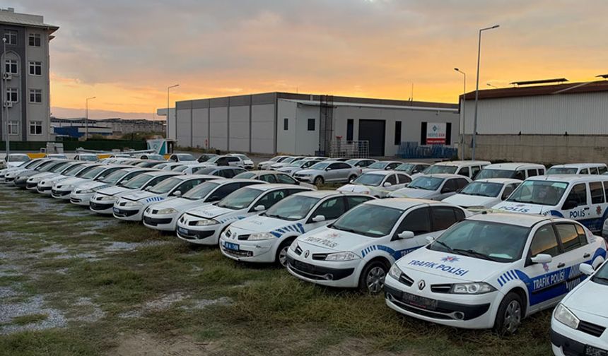 Aydın’da eski polis araçları yarı fiyatına satışa çıktı