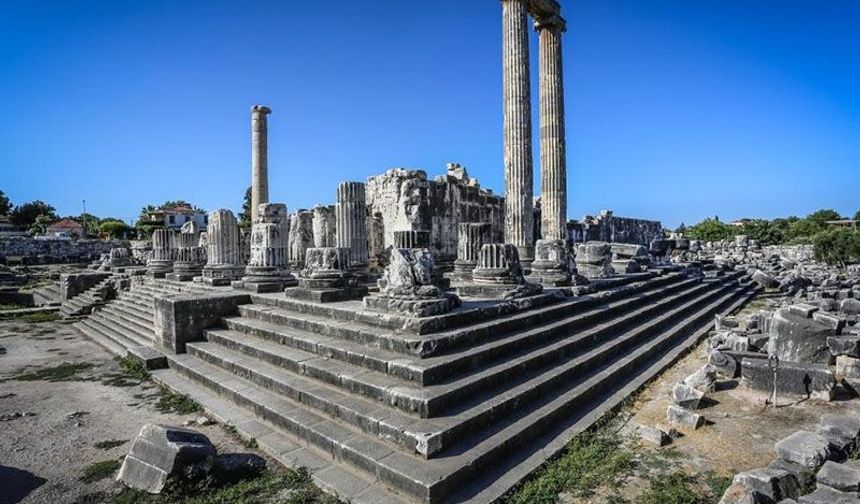 Apollon Tapınağı gece ziyaretlerinde 60 bin kişiyi aştı